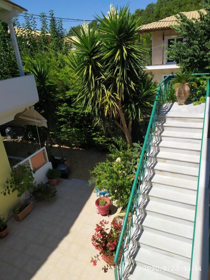 Lenia Studios Kalamítsi Екстериор снимка