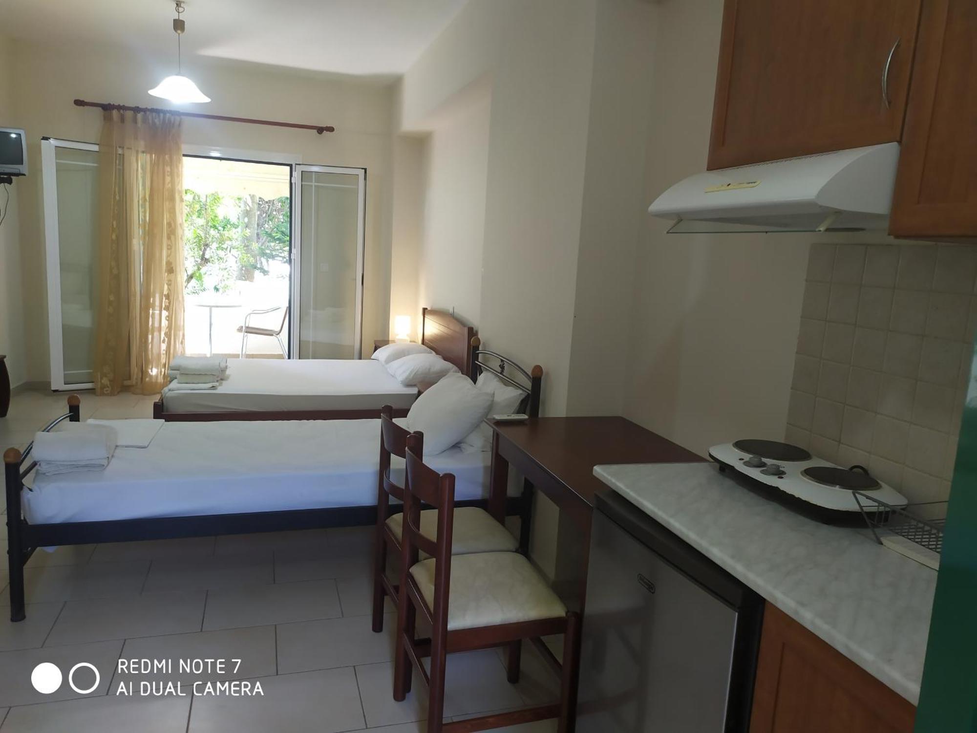 Lenia Studios Kalamítsi Екстериор снимка