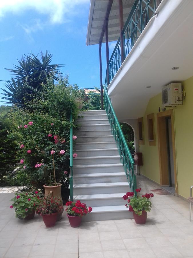 Lenia Studios Kalamítsi Екстериор снимка